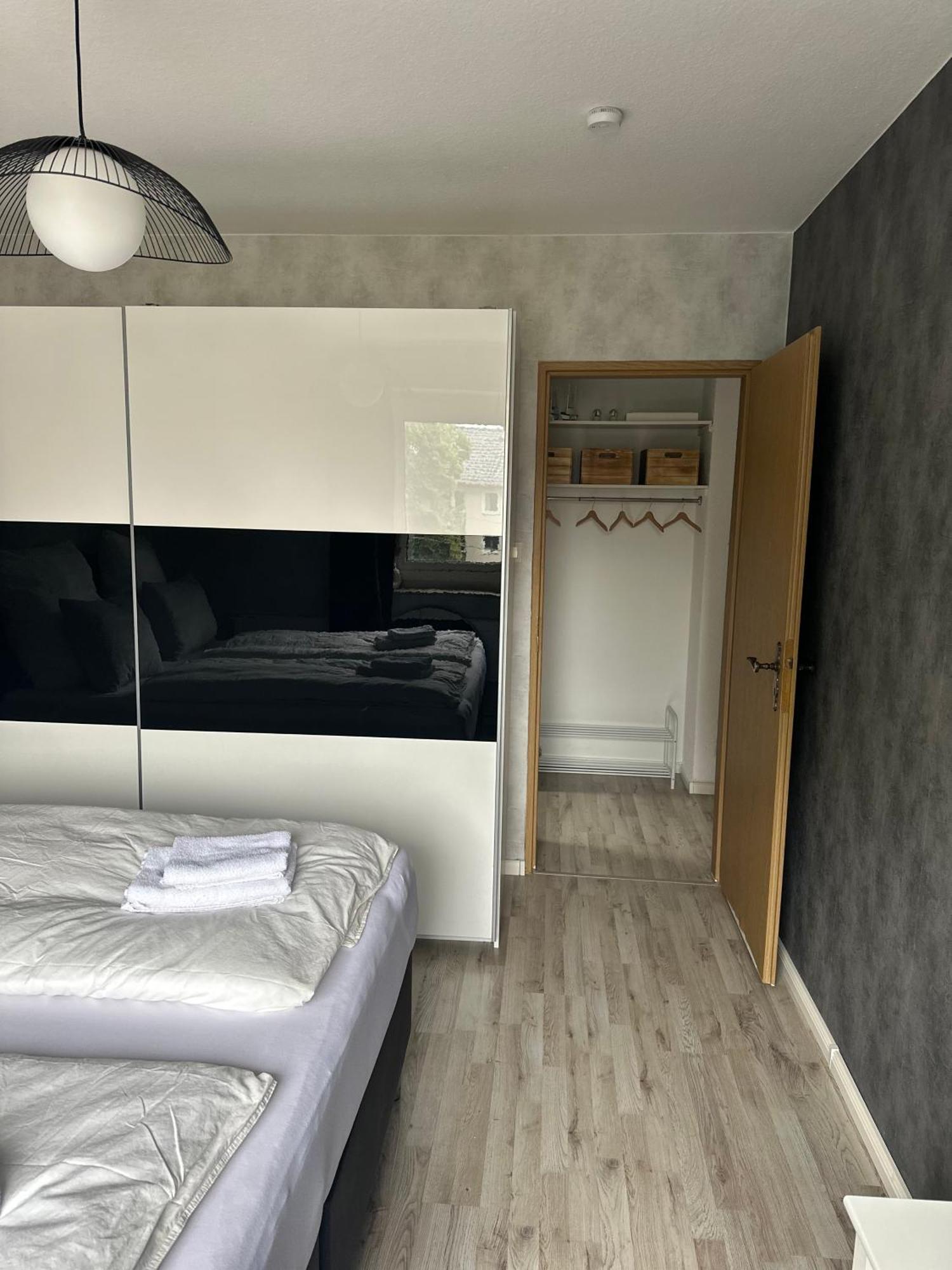 Fewo Am Deich 1 Zentral Mit Stadtblick Und Kontaktloser Check In Bremerhaven Exterior foto